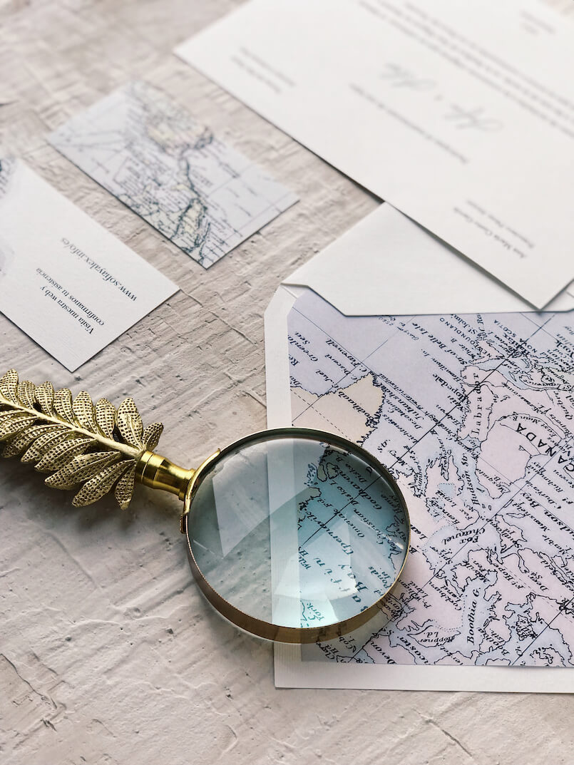 Etiqueta invitaciones de boda mapa Marmarina